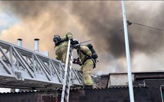 В Актобе из-за возгорания ресторана около детского сада эвакуировали 40 человек