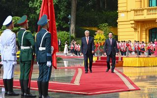 Президент Вьетнама встретил Токаева в президентском дворце