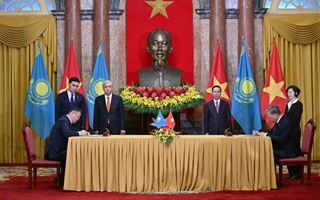 Вводится безвизовый режим: какие документы были подписаны во время переговоров Токаева с президентом Вьетнама