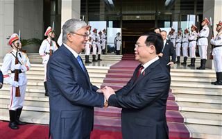 Президент встретился с председателем национального собрания Вьетнама