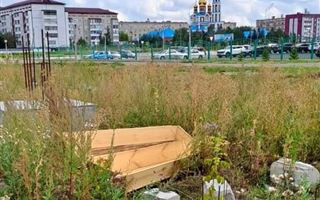 Пустой гроб обнаружили на улице жители Петропавловска 