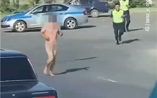 Голый мужчина бегал по улицам Тараза 