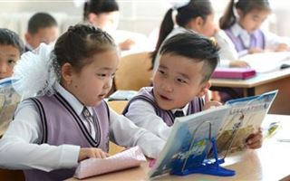 Школьники снова будут учиться до 25 мая в Казахстане