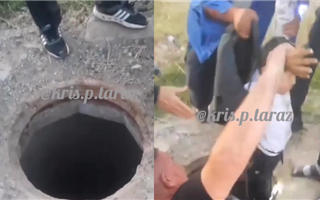 Ребенок провалился в канализационный колодец в Жамбылской области