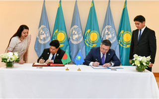 Казахстанский министр иностранных дел провел переговоры со своим коллегой из Бангладеша