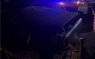 Mercedes врезался в дерево в Уральске: погибли двое