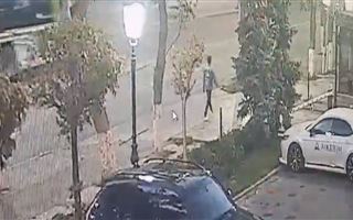 В Шымкенте мужчина угнал скутер и попал на нем в аварию 