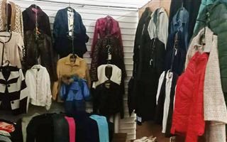 В СКО учительница открыла бутик, в котором сельчане могут бесплатно одеться