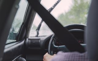 Ограничить вождение автомобиля предлагают людям без страховки в ОСМС