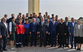 Касым-Жомарт Токаев встретился с сельскими тружениками на «Аллее труда»