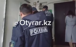 Шымкентские спасатели обнаружили труп пожилой женщины в запертой квартире