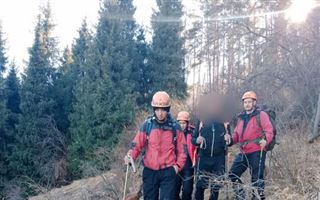 В горах Алматы спасли заблудившегося мужчину