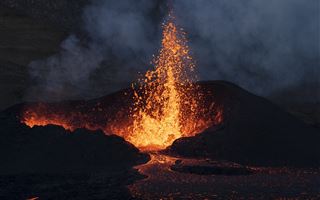 Исландия объявляет ЧП и эвакуирует жителей из-за угрозы извержения вулкана