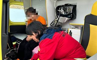 Женщину, спрыгнувшую с моста, спасли в Атырау