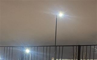 Стало известно, почему посреди футбольного поля в Костанае установлен фонарный столб