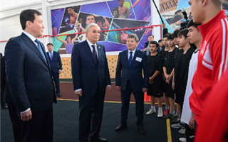 Касым-Жомарт Токаев посетил спорткомплекс в селе Саржансай Мартукского района