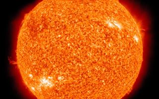 На Солнце произошла мощнейшая за последние шесть лет вспышка экстремального уровня