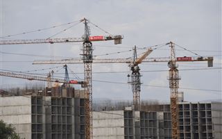 Восемь компаний в Алматы лишены строительных лицензий 