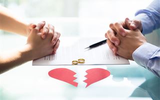 В Алматы зарегистрировали меньше разводов и смертей