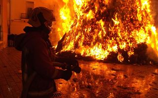 При пожаре в Караганде эвакуировали 14 человек 