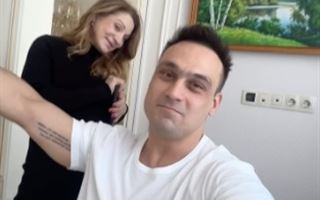 Илья Ильин с женой начали учить казахский язык - видео