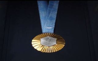 Казахстанским спортсменам показали дизайн медалей на Олимпиаде в Париже