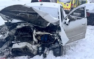 Шесть человек пострадали в аварии в Усть-Каменогорске