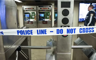 В Нью-Йорке в метро произошла стрельба, погибла девочка-подросток