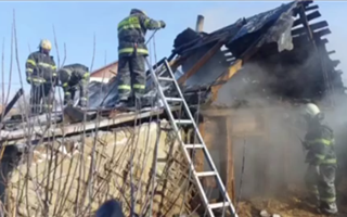 В Павлодаре при пожаре в частном доме погиб человек