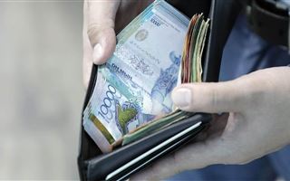 В Караганде дорожный полицейский за взятку приговорен к выплате штрафа в 7,5 млн тенге