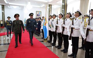 Главы оборонных ведомств Казахстана и Таджикистана встретились в Астане