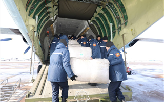 Пункт приема гуманитарной помощи пострадавшим от наводнения открыли в Алматы