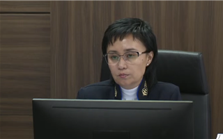 Мать Куандыка Бишимбаева подала жалобу на известных адвокатов за публикации в соцсетях