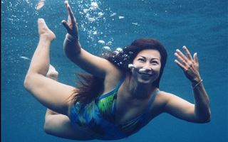 Казахстанка погружается на 45 метров под воду с задержкой дыхания: она собирается установить рекорд