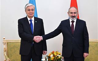 Касым-Жомарт Токаев провел переговоры с премьер-министром Армении в узком составе