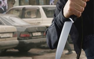 Мужчину ударили ножом в почку в драке за место на парковке в Кызылорде
