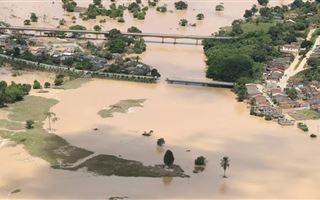 Из-за мощного наводнения в Бразилии погибли более 50 человек