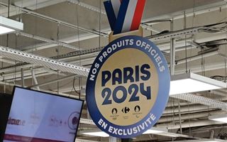 Париж встретит гостей Олимпиады надписями на казахском языке