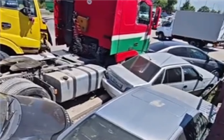 ДТП на трассе Алматы – Бишкек: столкнулись семь автомобилей, жертв удалось избежать