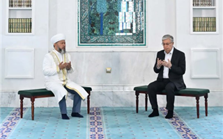 Токаев посетил мечеть в Курбан айт
