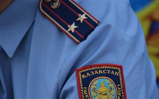 В Абайской области при наезде легкового автомобиля погиб полицейский