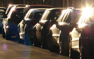 Парковать автомобили вдоль центральных улиц запретят в Астане