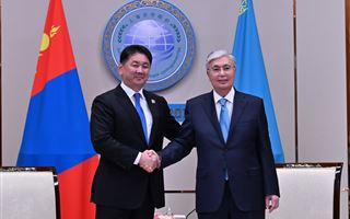 Касым-Жомарт Токаев провел встречу с президентом Монголии Ухнаагийном Хурэлсухом
