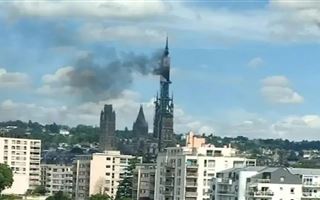 Во Франции загорелся 1000-летний собор