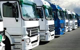 В РК ввели ограничение движения для водителей грузовиков в летнее время