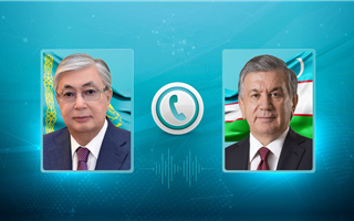 Токаев поздравил президента Узбекистана с днём рождения