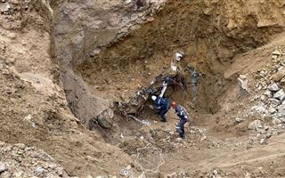 Автобус рухнул под землю на руднике "Майкаинзолото": на поверхность подняли тело четвертого погибшего работника