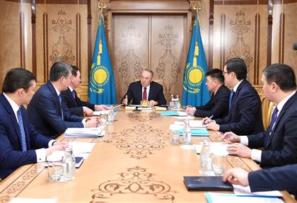 Нурсултан Назарбаев провел совещание с руководством своей канцелярии