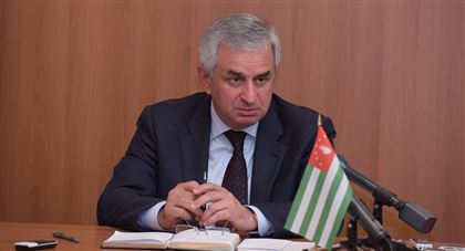 Попытка госпереворота: президент Абхазии заявил, что не будет никуда бежать из-за событий в республике