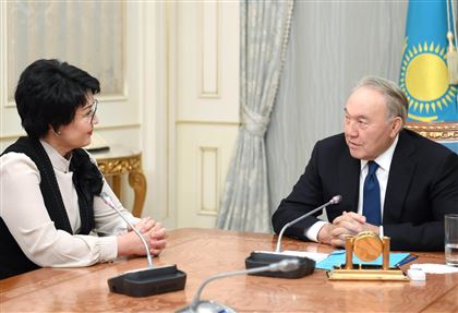 Нурсултан Назарбаев встретился с народной артисткой Республики Казахстан Жанией Аубакировой